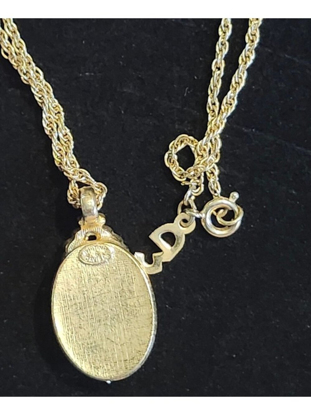 Whiting & Davis Vintage Gold Tone Necklace Porcelain Bird Pendant - Picture 6 of 8
